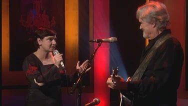 Kris Kristofferson & Sinead O’ Connor – “Help Me Make It Through The Night”
